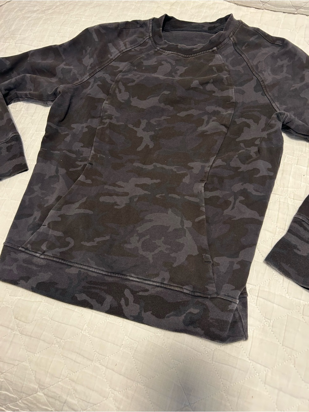 Lululemon Grey Camo Crewneck Sweater - size 8 - Picture 5 of 9